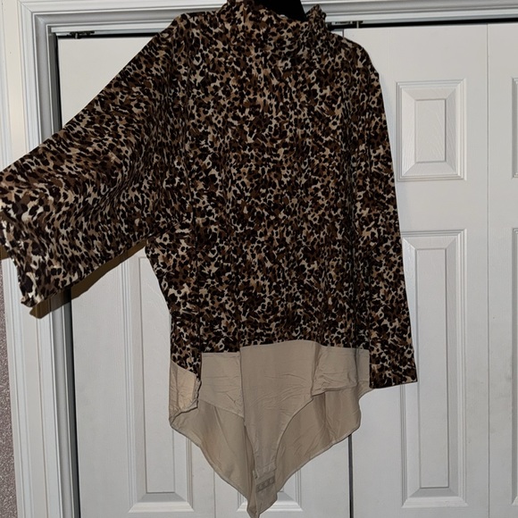 NWT Isaac Mizrahi Live leopard print turtle neck bodysuit - Picture 2 of 10